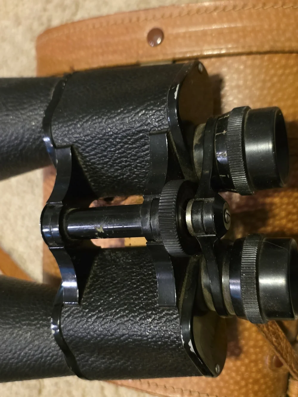 Vintage Skyline 10x50 binoculars with a serial number of No.67763 W/Leather Case